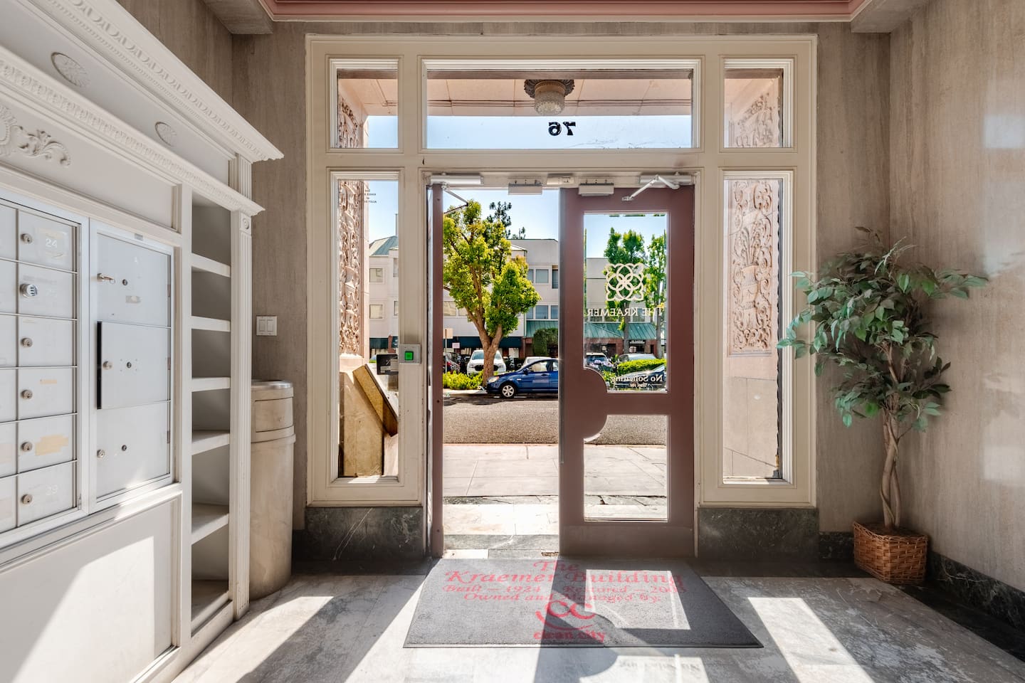 Lobby & elevator - The Building