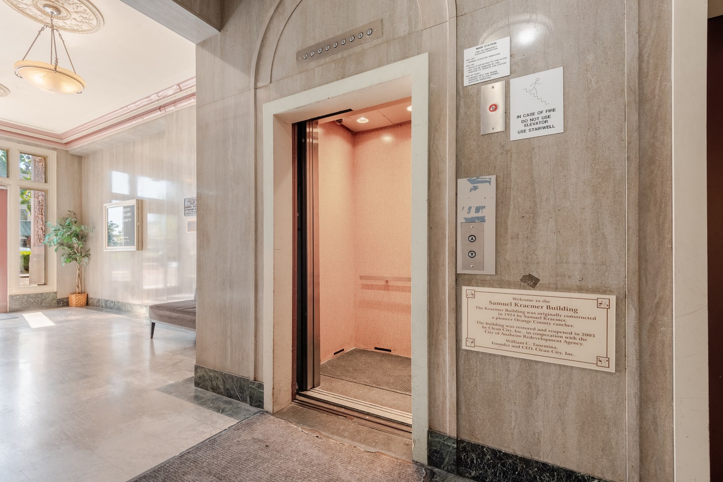 Lobby & elevator - The Building